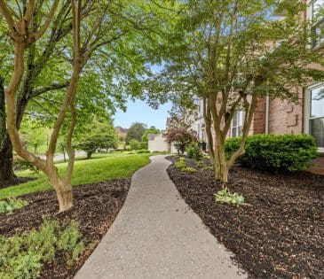 812 Andover Boulevard property image - 3