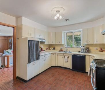 8220 Corteland Drive property image - 10