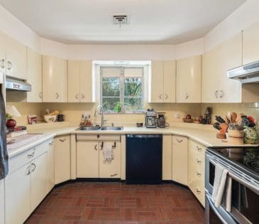 8220 Corteland Drive property image - 11