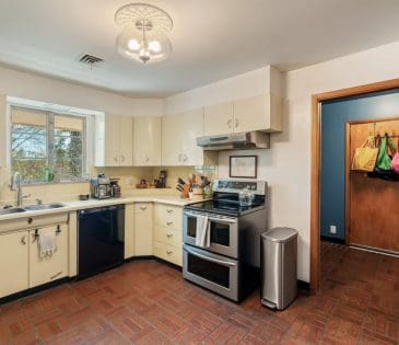 8220 Corteland Drive property image - 12